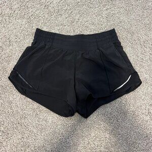 Lululemon Hotty Hot High-Rise Lined Short 2.5"